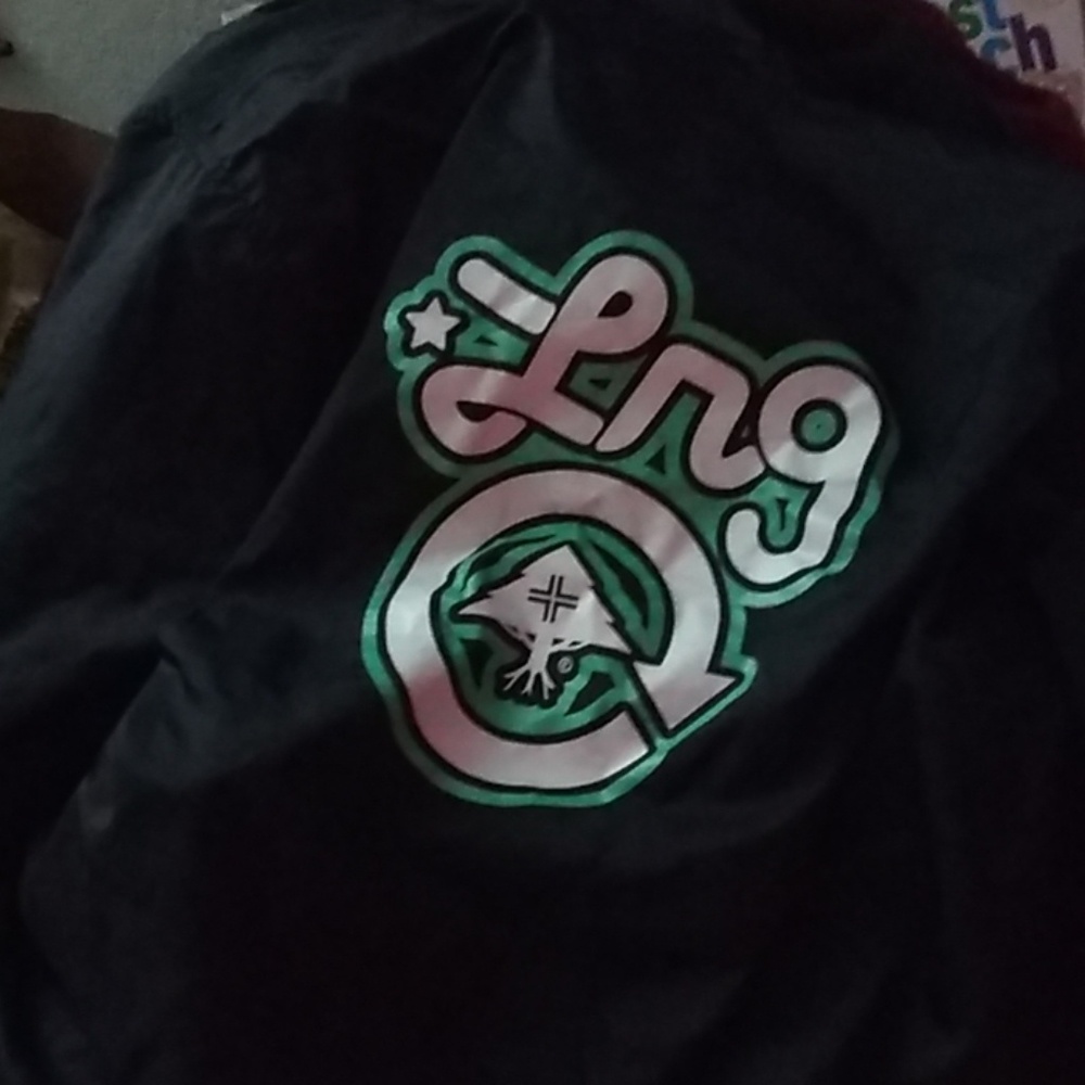 Lrg wind breaker